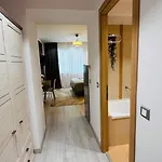 Апартаменти Deluxe - Perfect For Short Or Long Бухарест
