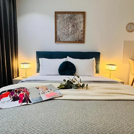 Deluxe - Perfect For Short Or Long Bukarest