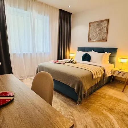 Deluxe - Perfect For Short Or Long