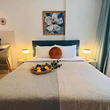 Deluxe - Perfect For Short Or Long * Bukarest