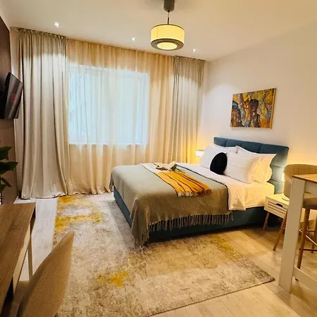 Deluxe - Perfect For Short Or Long Apartment Bucharest