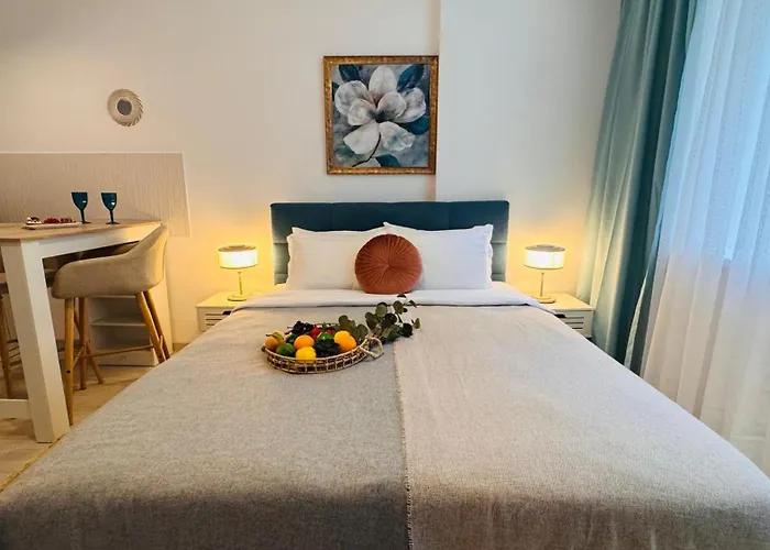 Deluxe - Perfect For Short Or Long * Bucharest