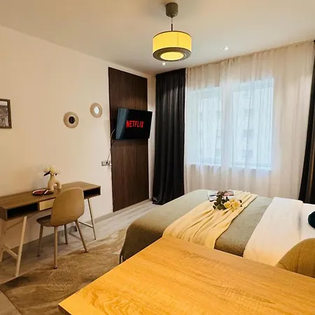 Deluxe - Perfect For Short Or Long Bükreş